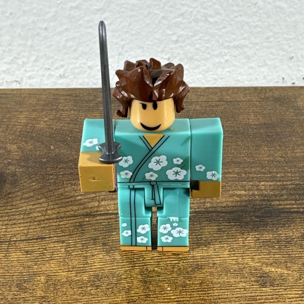ROBL0X SILENTSWORDS Series 4 Figure with One Swords (NO CODE)